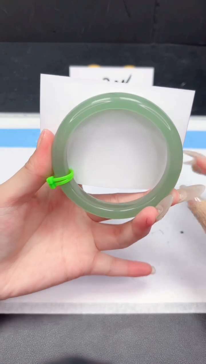 【闪购商品】石英质玉手镯未镶嵌85-61.2