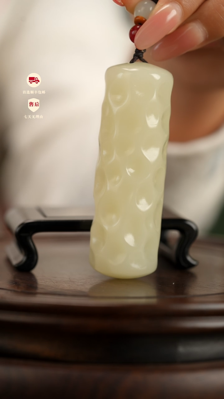 云南石竹叶青雕刻：千锤百炼擎天柱