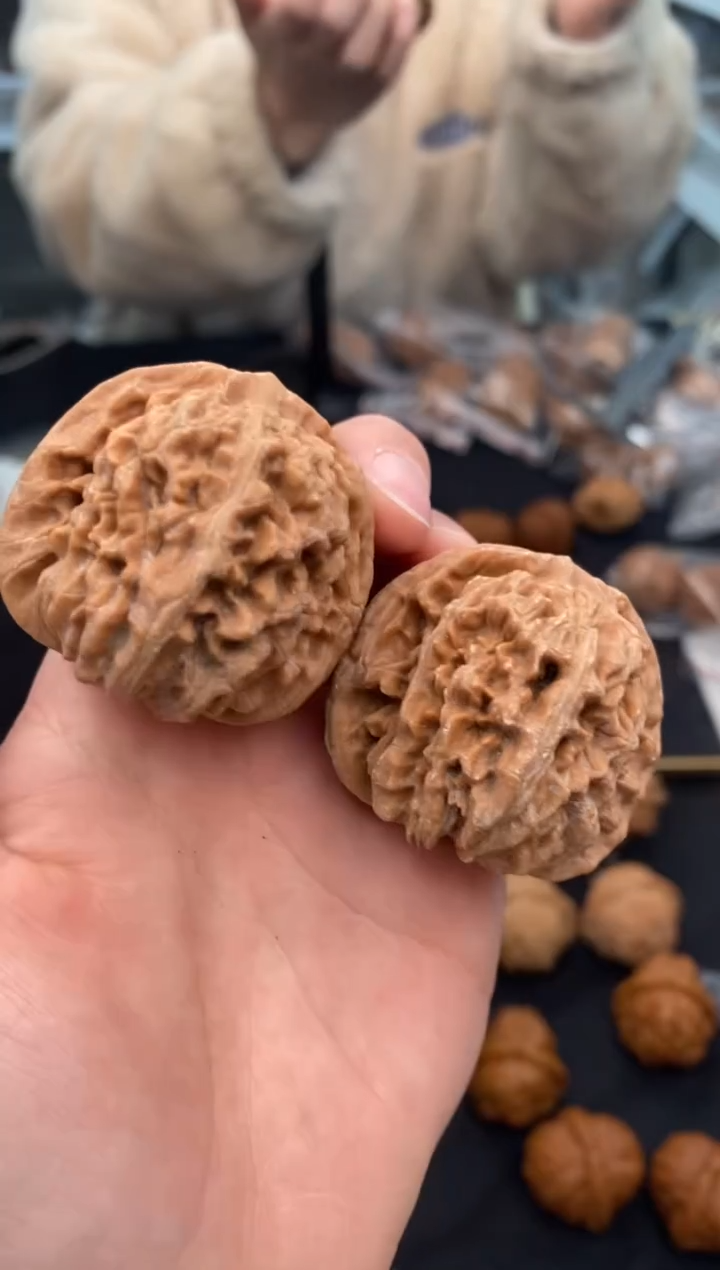 【闪购商品】文玩核桃把件四座楼43-u899