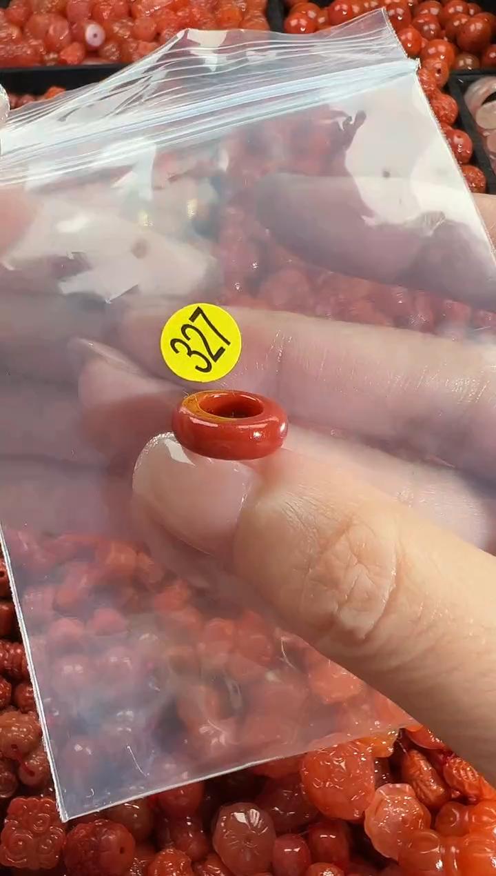 颈饰未镶嵌南红玛瑙1