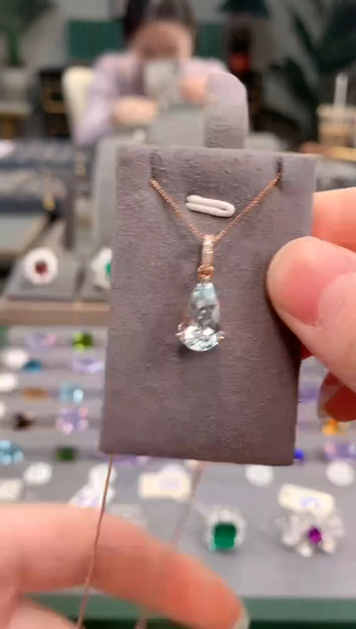 【闪购商品】海蓝宝石吊坠(不含链)18K金镶嵌海蓝宝