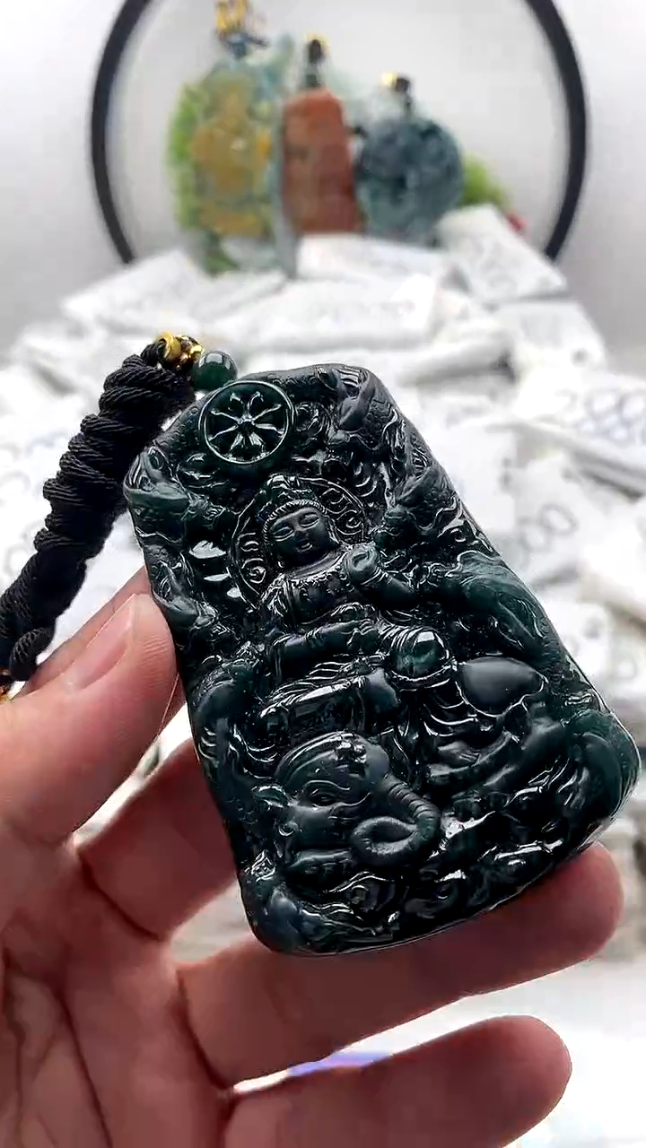 【闪购商品】翡翠颈饰未镶嵌普贤