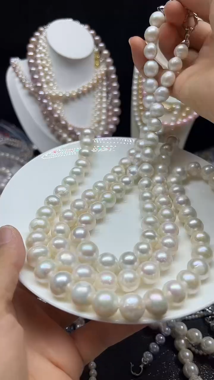 淡水珍珠未镶嵌颈饰人