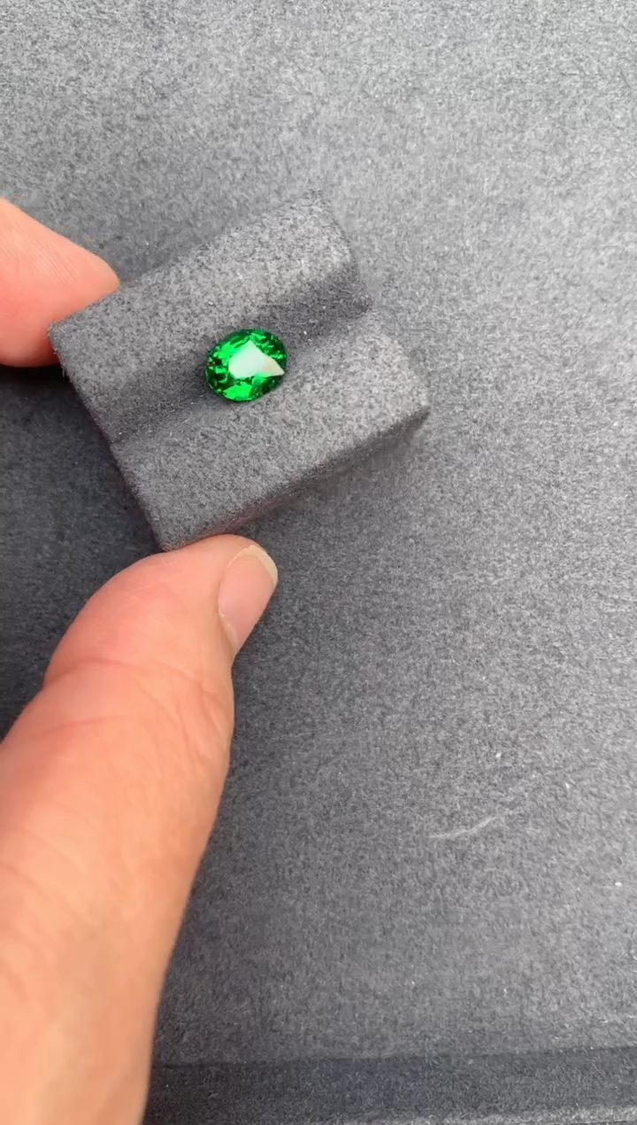 【闪购商品】石榴石（沙弗莱）裸石未镶嵌1.6ct沙弗莱