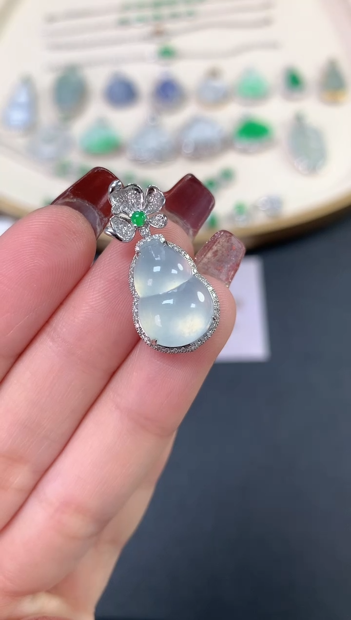 【闪购商品】翡翠吊坠(不含链)18K金镶嵌3980