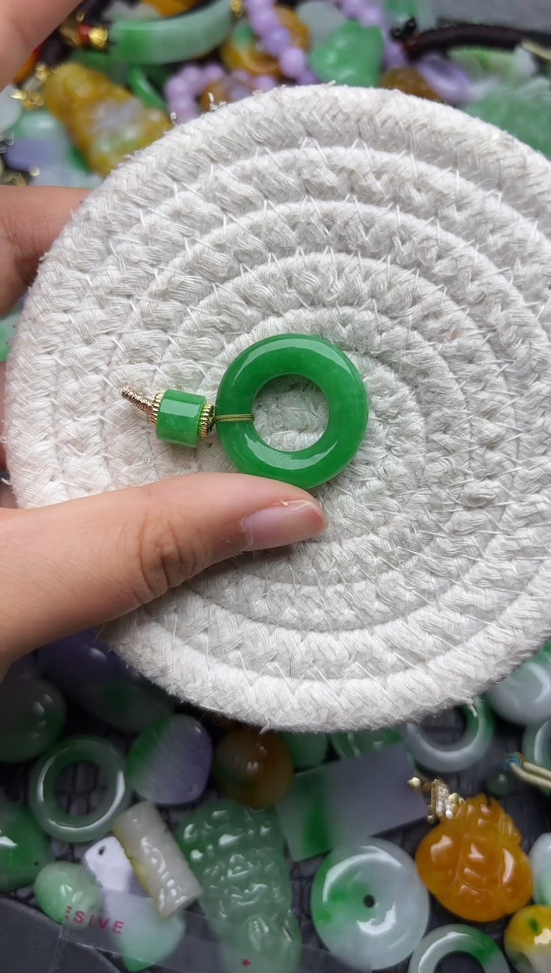 颈饰未镶嵌翡翠缅甸翡翠吊坠