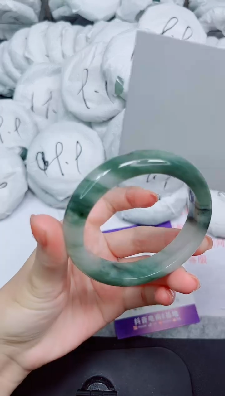 石英质玉手镯未镶嵌63-56