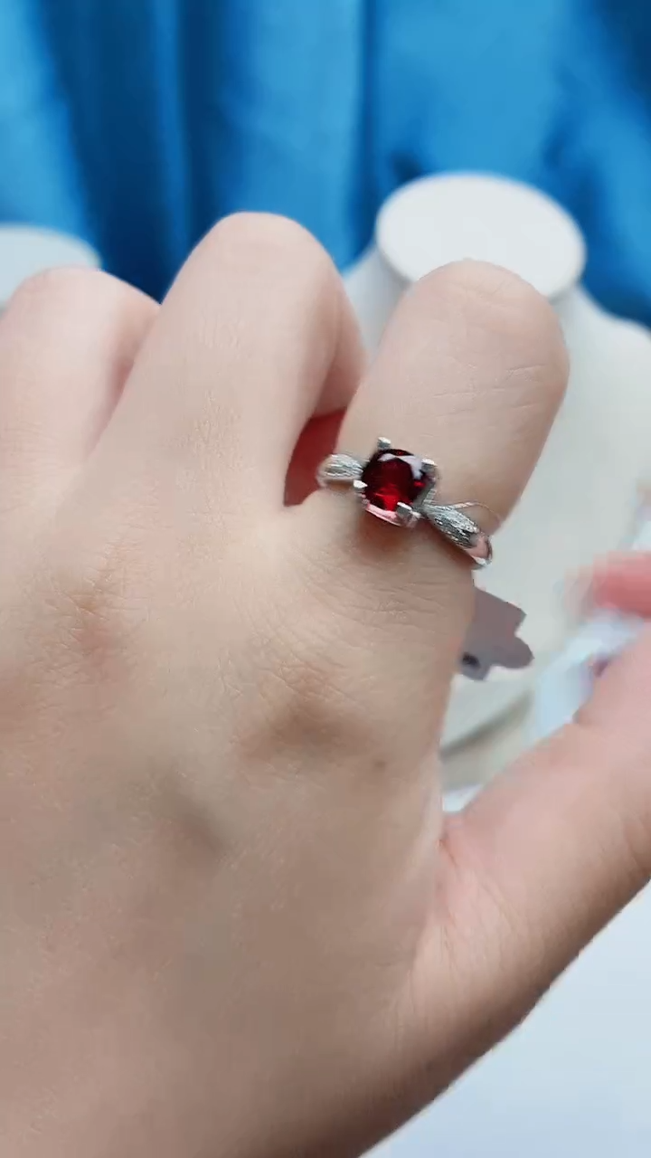 银S925镶嵌戒指石榴石1110ZB020产品一个（多样性）