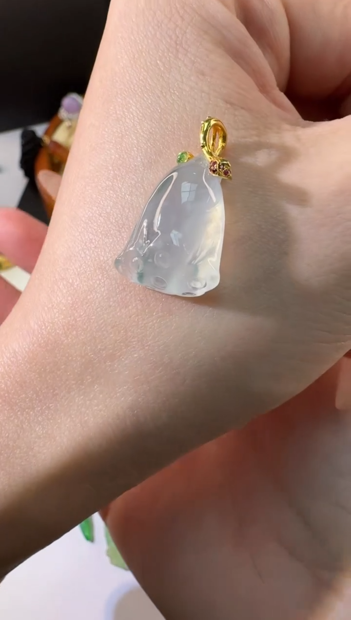 【闪购商品】翡翠颈饰18K金镶嵌缅甸翡翠A货吊坠