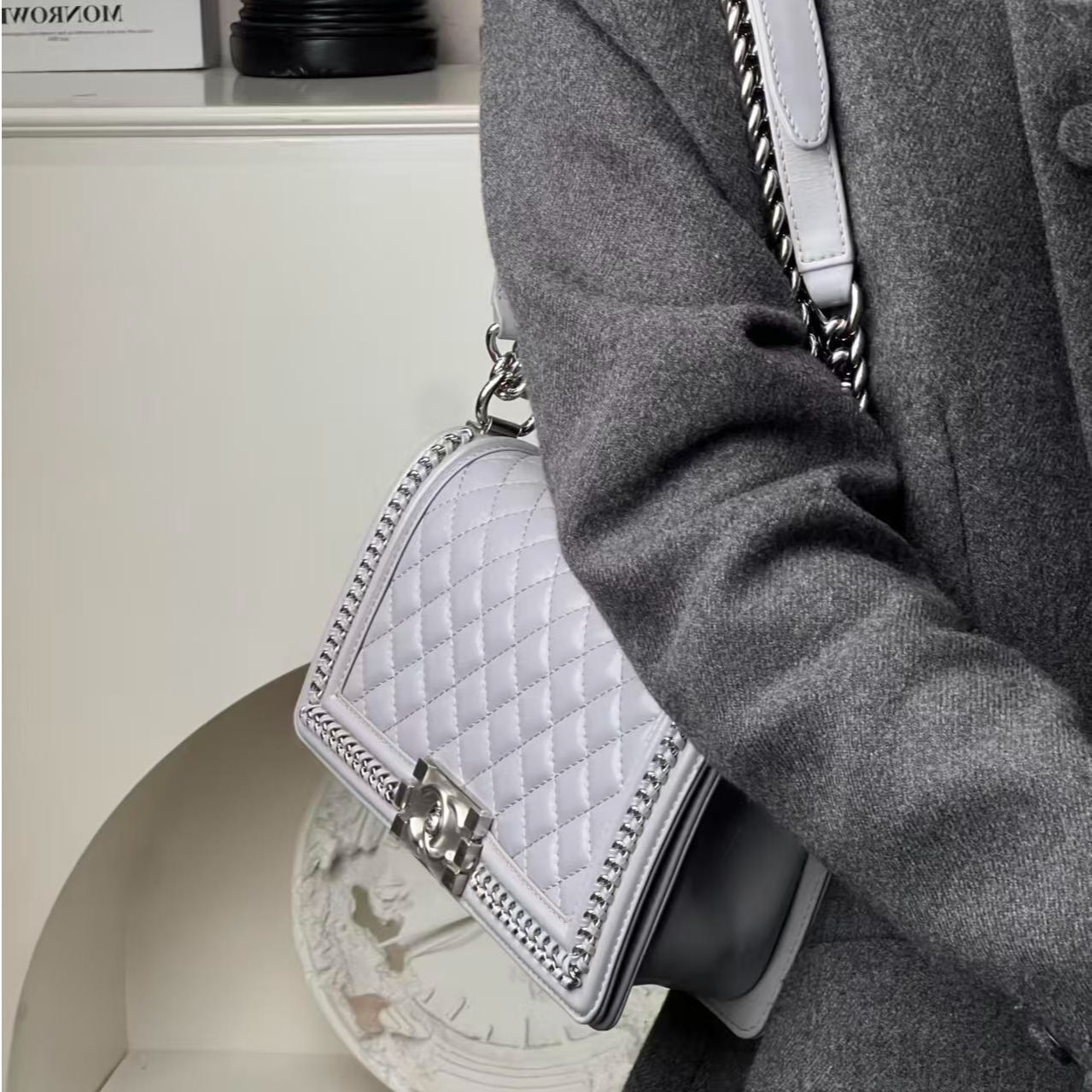 95新 Chanel/香奈儿 leboy中号灰银牛单肩包/甄选