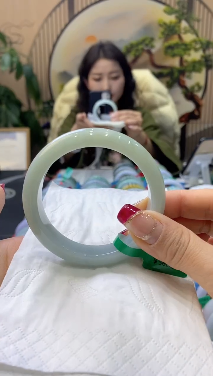 【闪购商品】翡翠手镯未镶嵌99904558