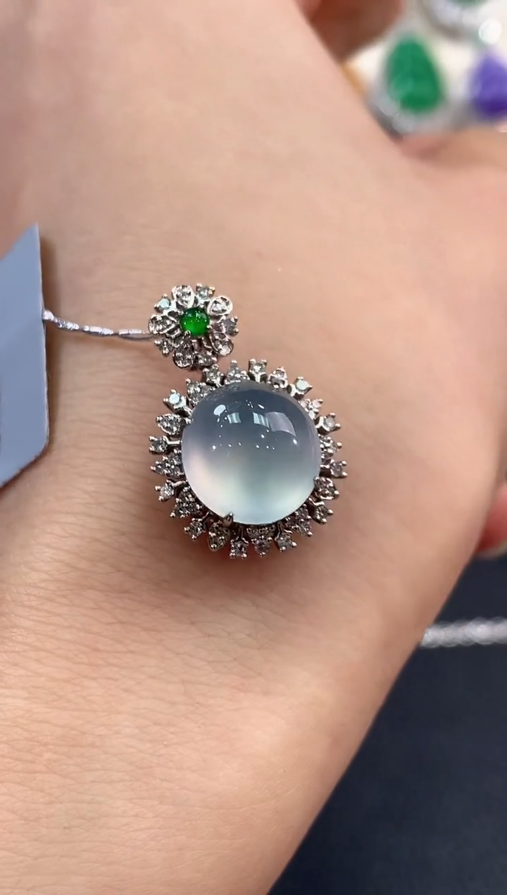 【闪购商品】翡翠吊坠(不含链)18K金镶嵌 C7