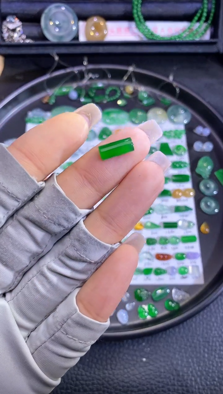 未镶嵌挂件翡翠牌