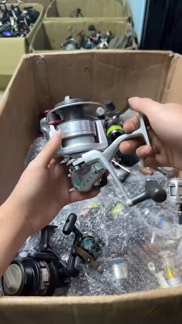 康****运成色直播间都展示过，看清楚了再下单。孤品微瑕钓鱼轮