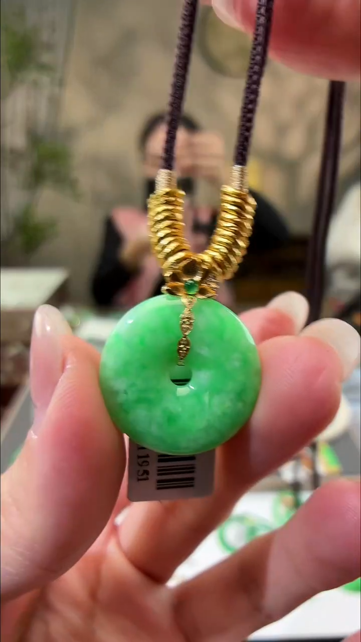 吊坠(不含链)18K金镶嵌翡翠平安扣