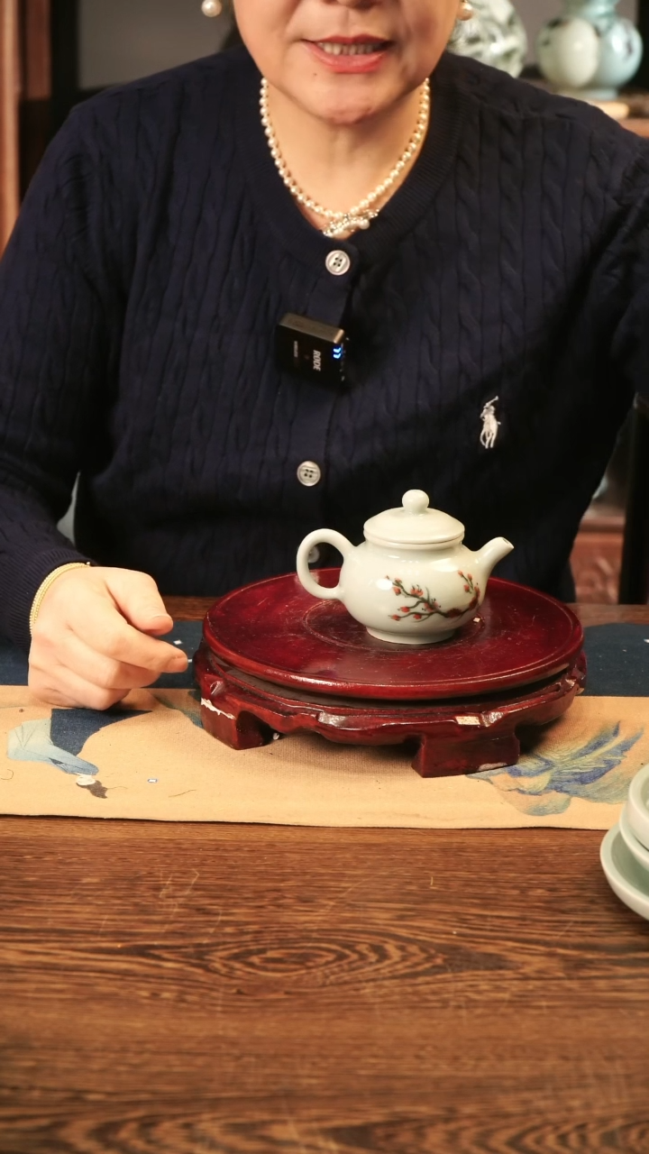 【闪购商品】青瓷 釉中彩 梅花画 壶