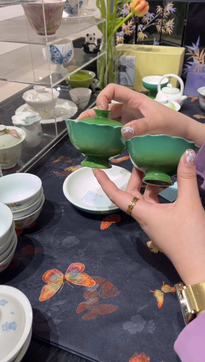 【闪购商品】盖碗 +茶杯 哈哈哈哈哈
