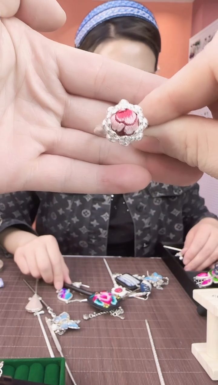 【闪购商品】织绣非遗手工刺绣戒指