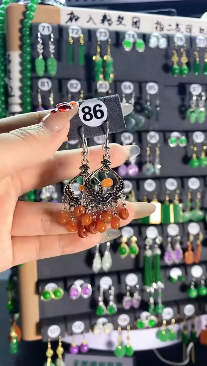 【闪购商品】翡翠耳饰银S925镶嵌86....