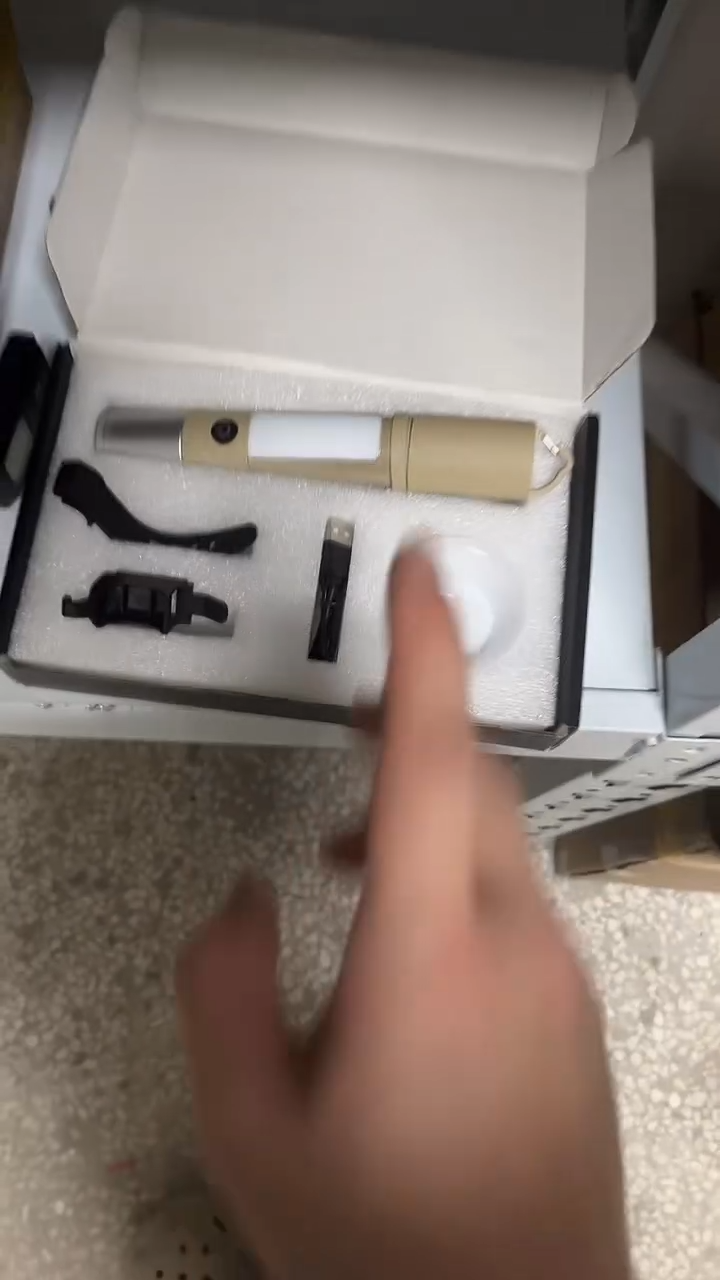 【小某米同款】168多功能车载应急露营变焦侧灯手电筒