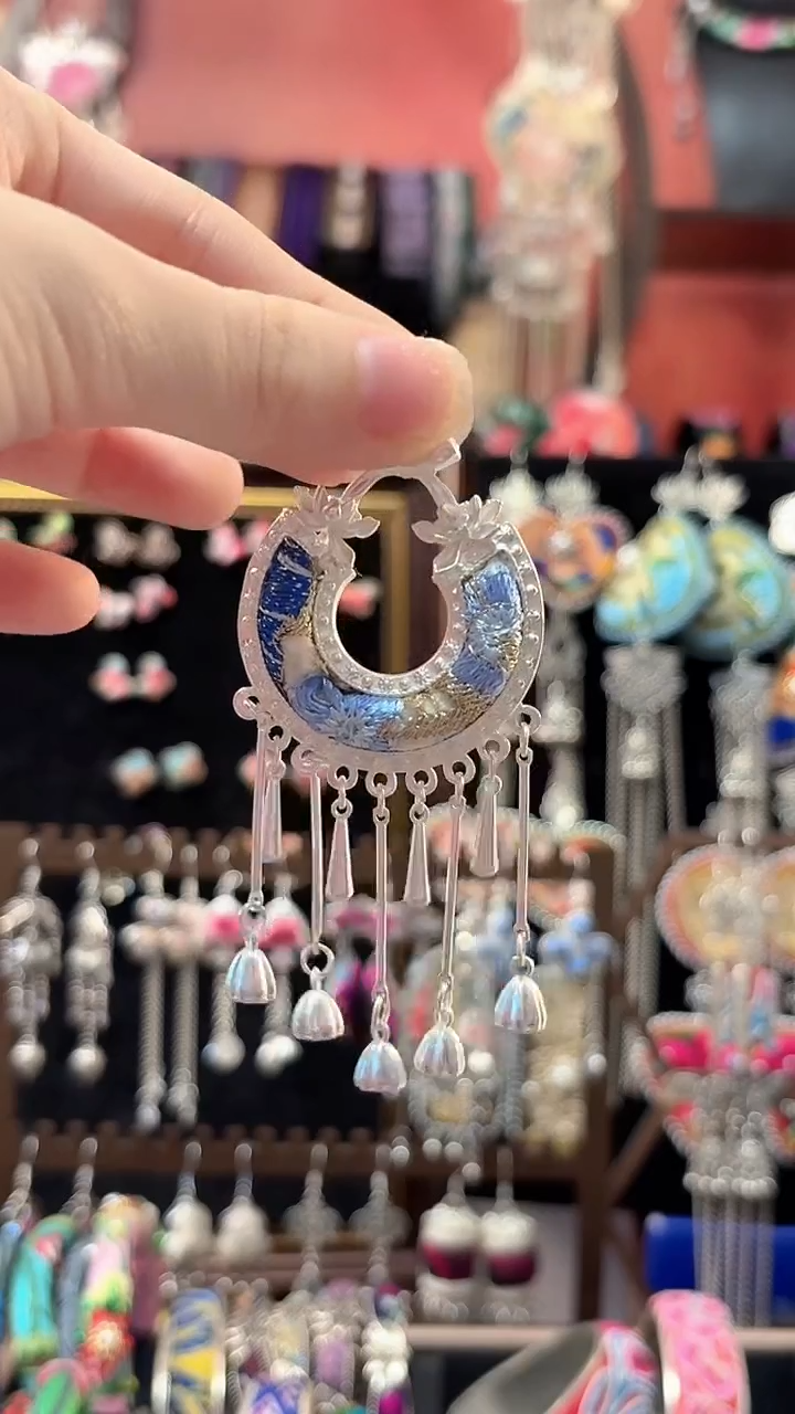 织绣 云织谣民族风精美饰品   387