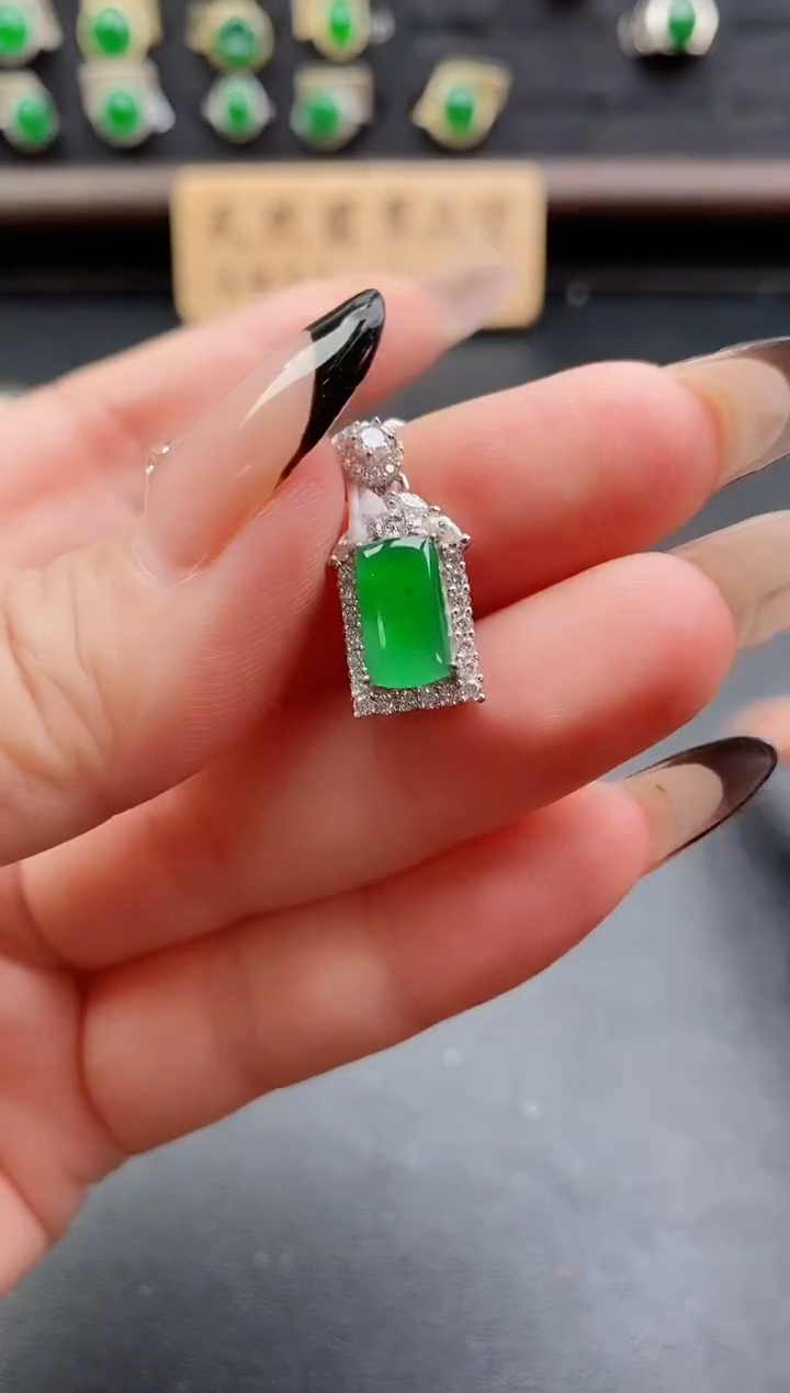 吊坠(赠链)银S925镶嵌翡翠1