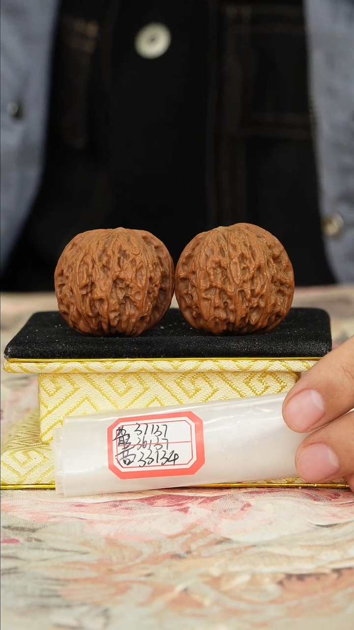 【闪购商品】文玩核桃把件磨盘