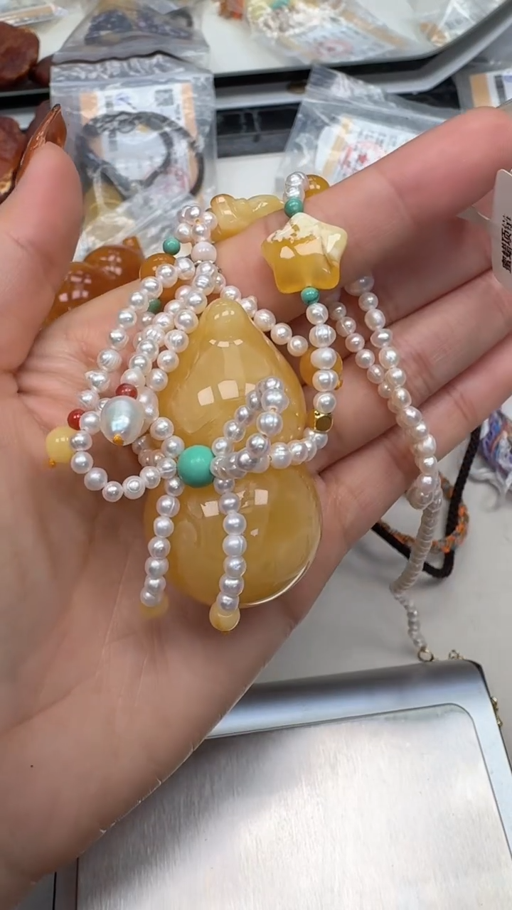 裸石琥珀未镶嵌如图