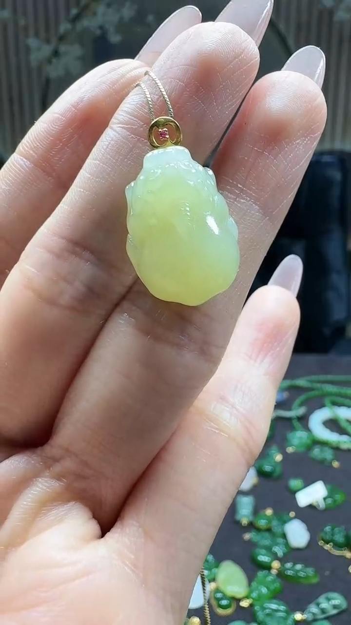和田玉18K金镶嵌吊坠(不含链)1