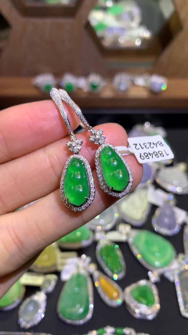 【闪购商品】翡翠吊坠(不含链)18K金镶嵌耳坠