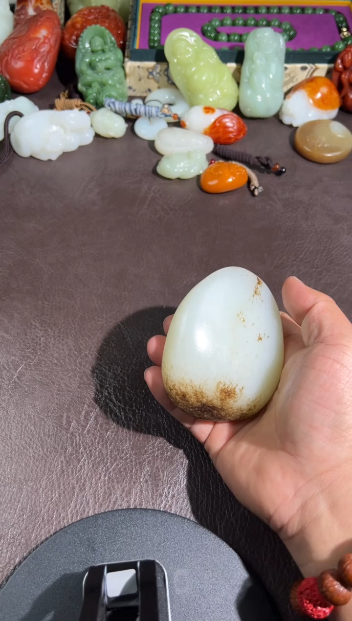 未镶嵌和田玉把件冯**.和田玉