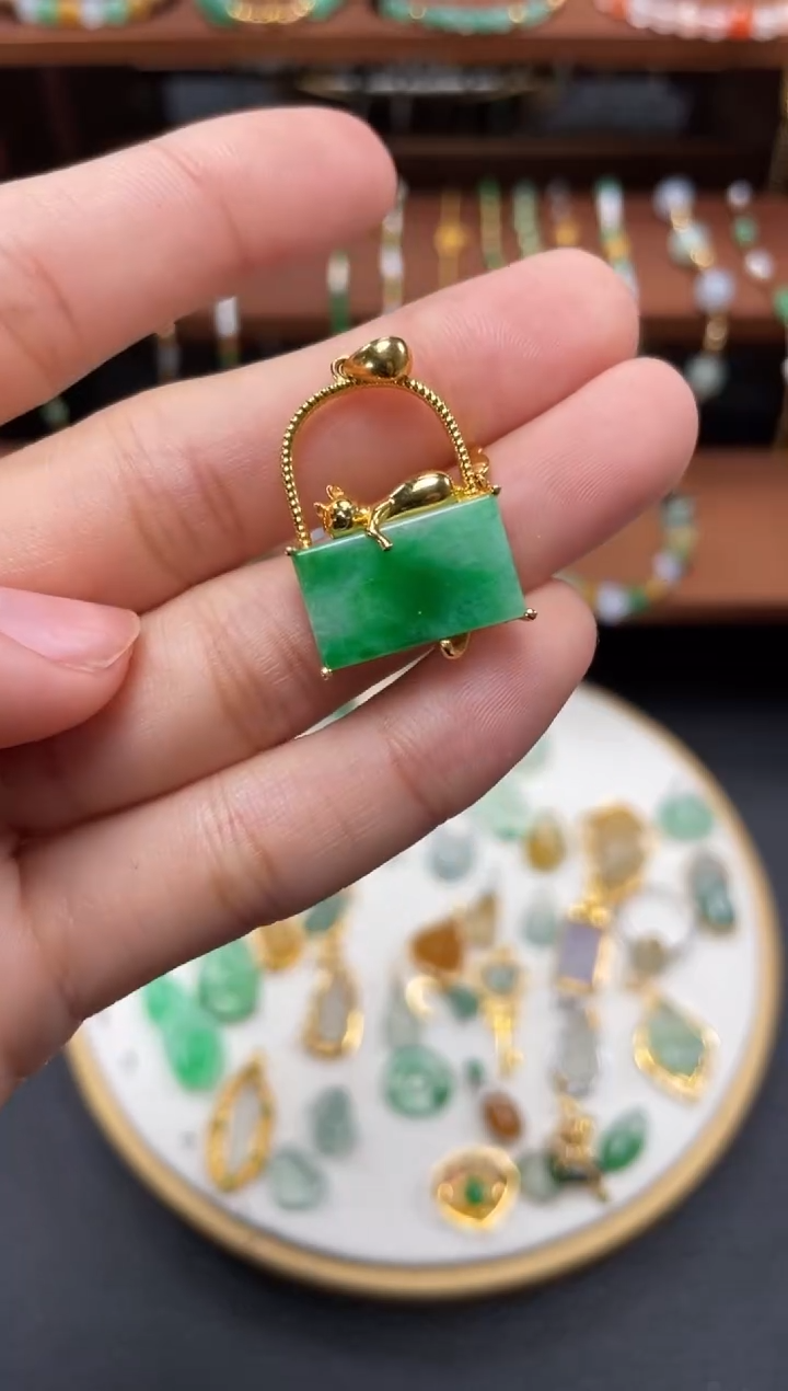 【闪购商品】翡翠吊坠(不含链)18K金镶嵌一个   JK488