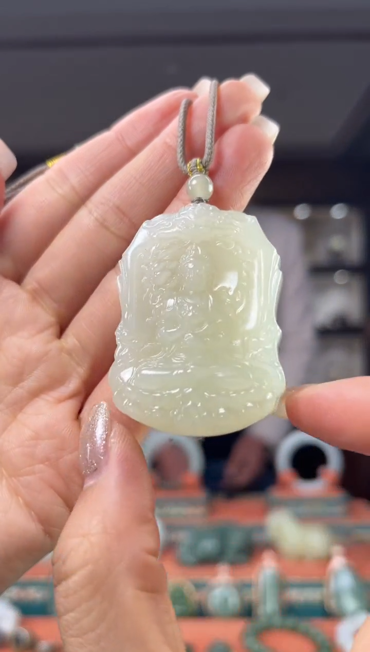 颈饰未镶嵌和田玉佩佩