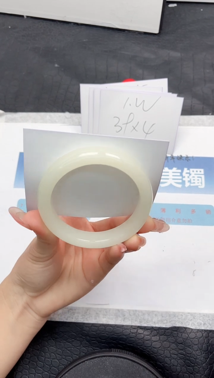 【闪购商品】石英质玉手镯未镶嵌N102-58.6