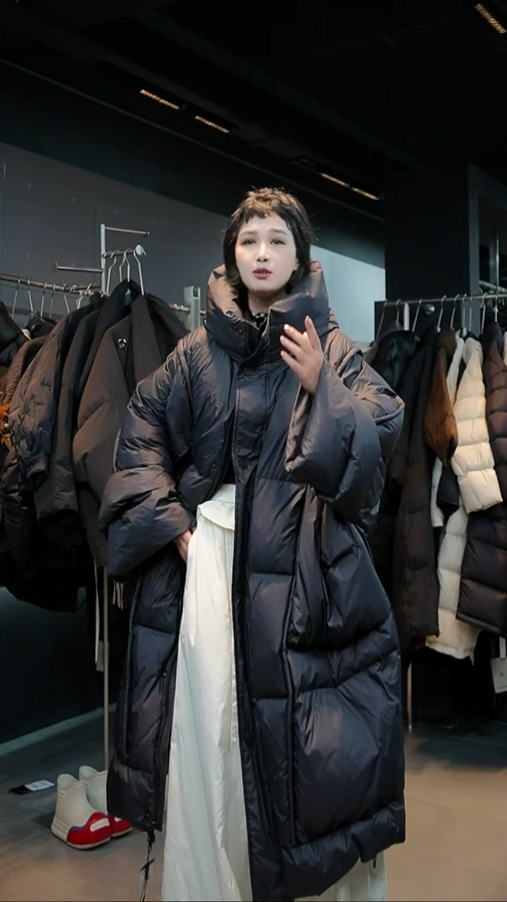 潮牌黑色羽绒外套潮牌黑色羽绒外套