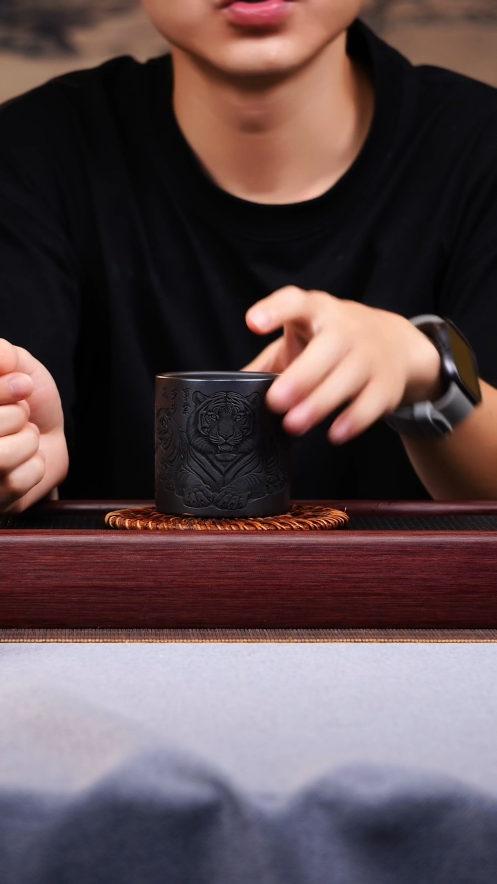 宜兴紫砂作品 老虎杯