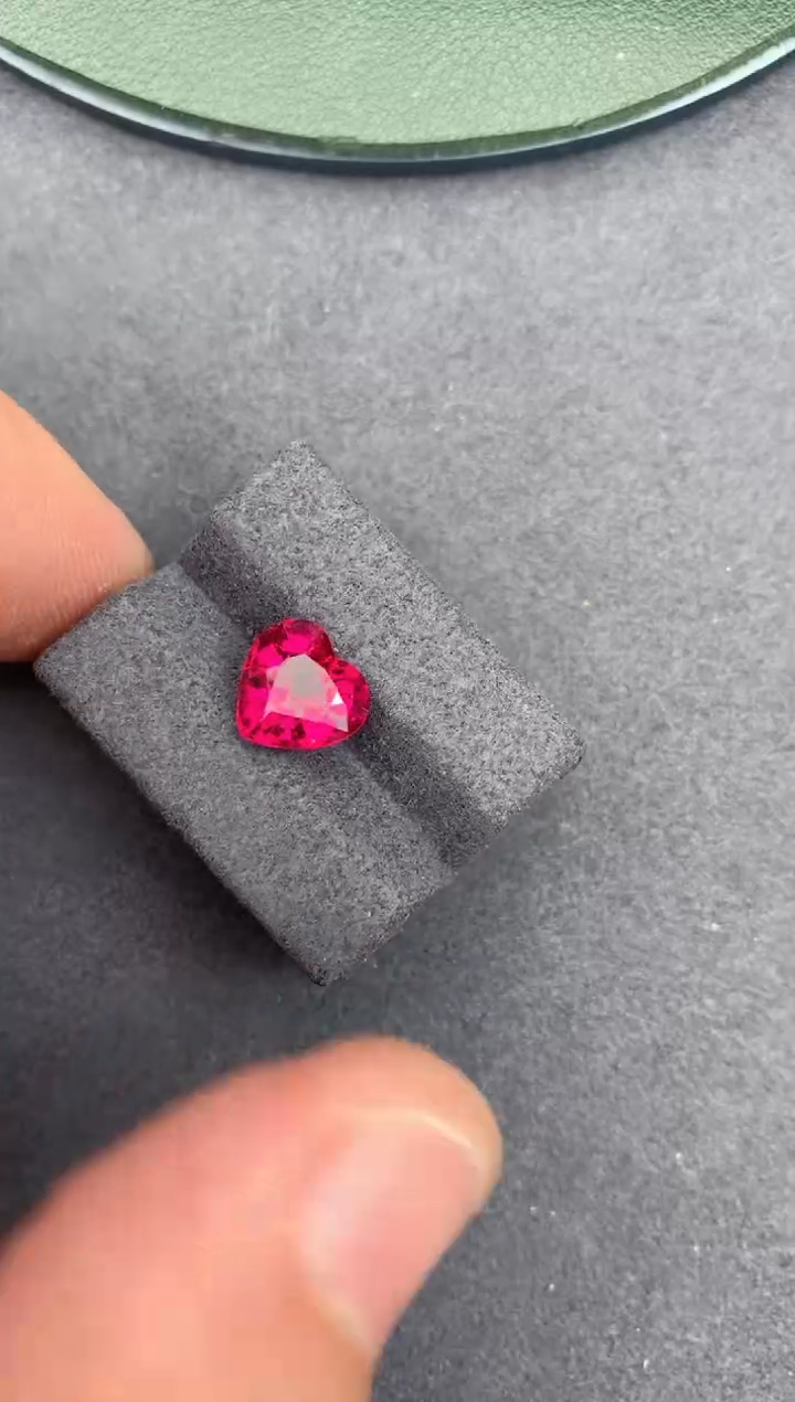 【闪购商品】碧玺裸石未镶嵌2.3ct  卢比来碧玺