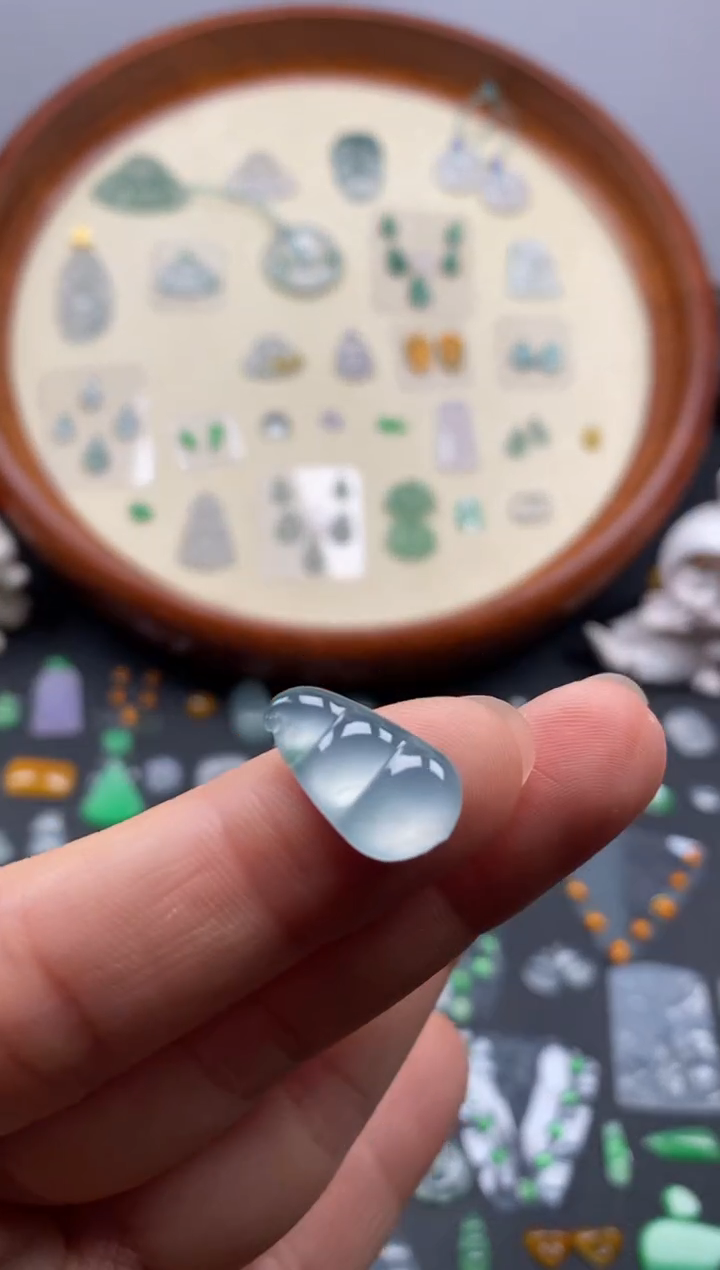 颈饰未镶嵌翡翠高冰豆子/芬