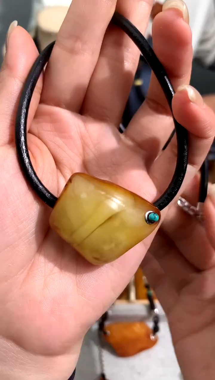 【闪购商品】蜜蜡裸石未镶嵌似玉