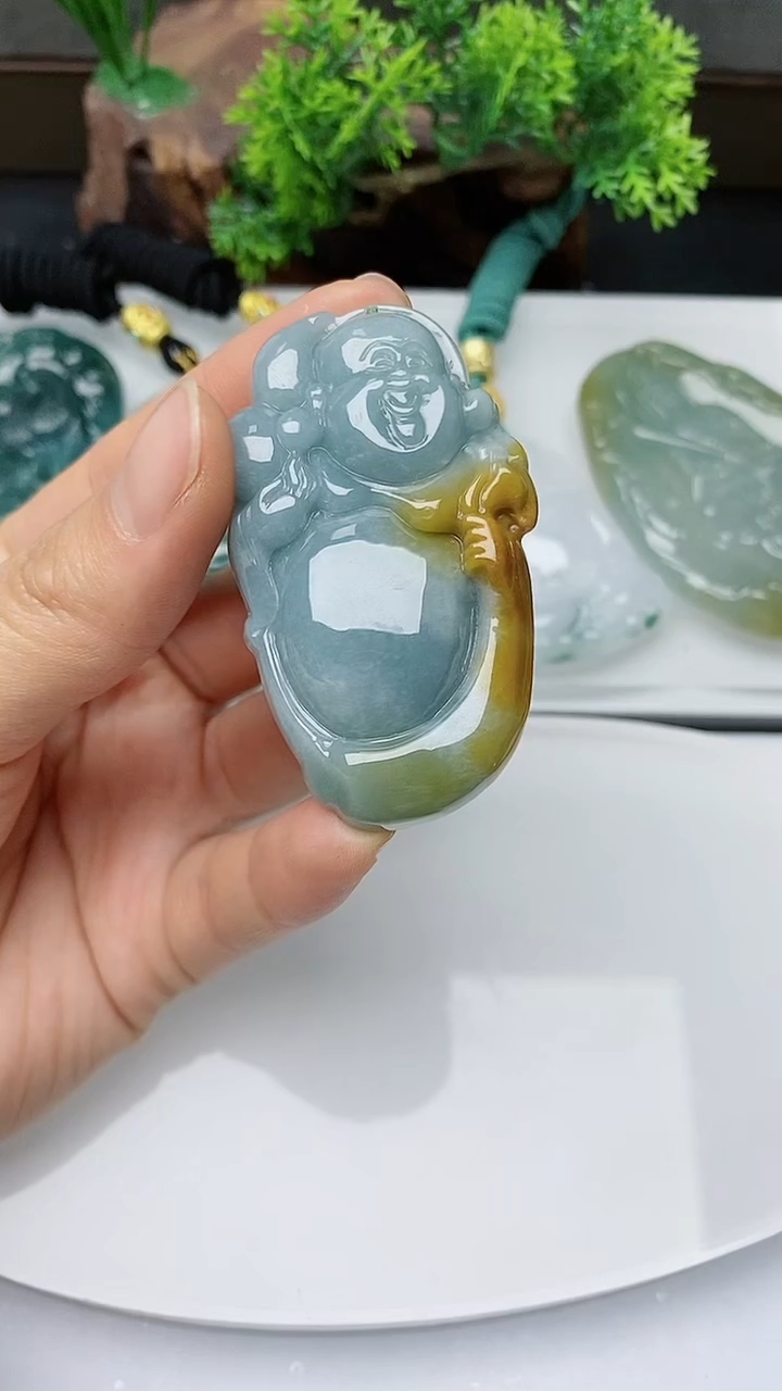 【闪购商品】翡翠颈饰未镶嵌        