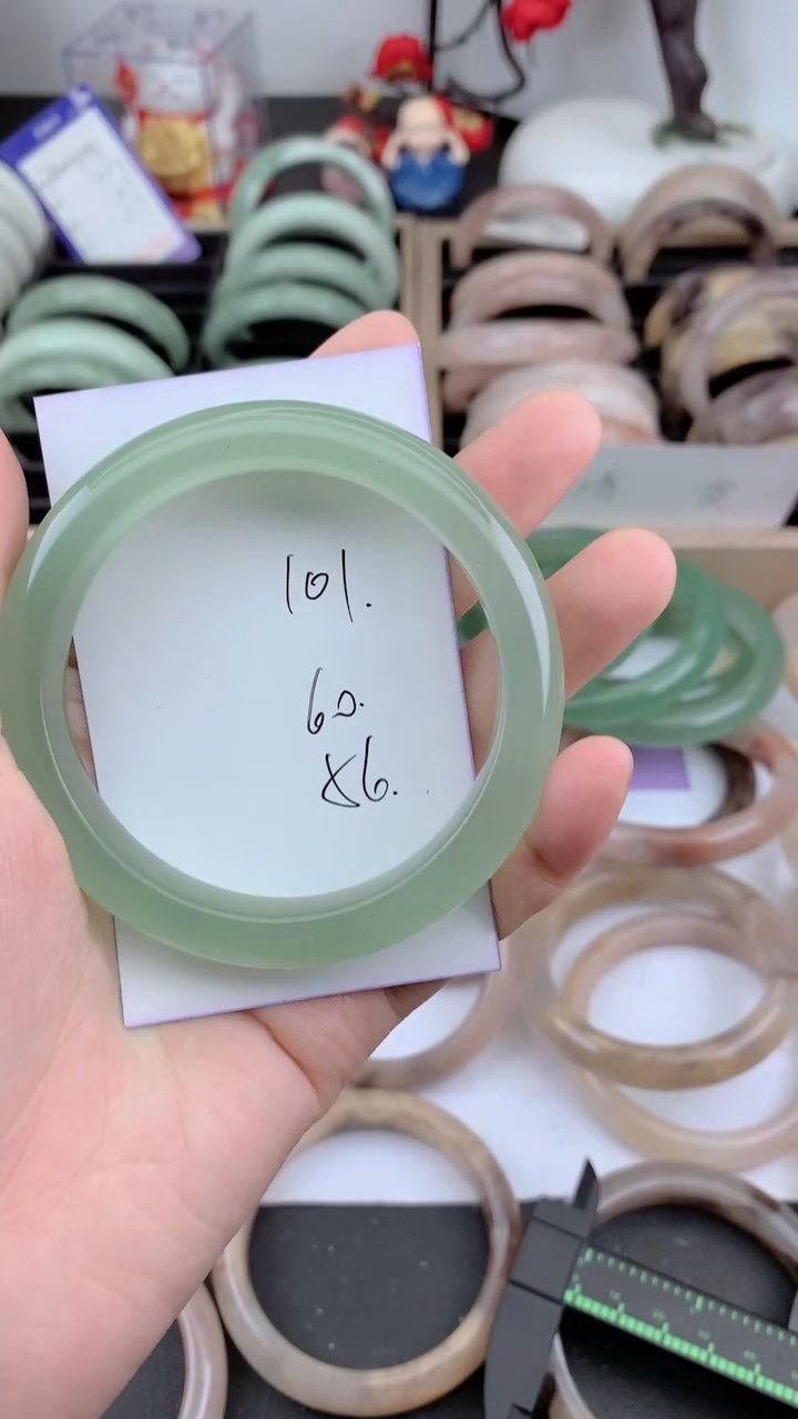 未镶嵌手镯石英质玉101