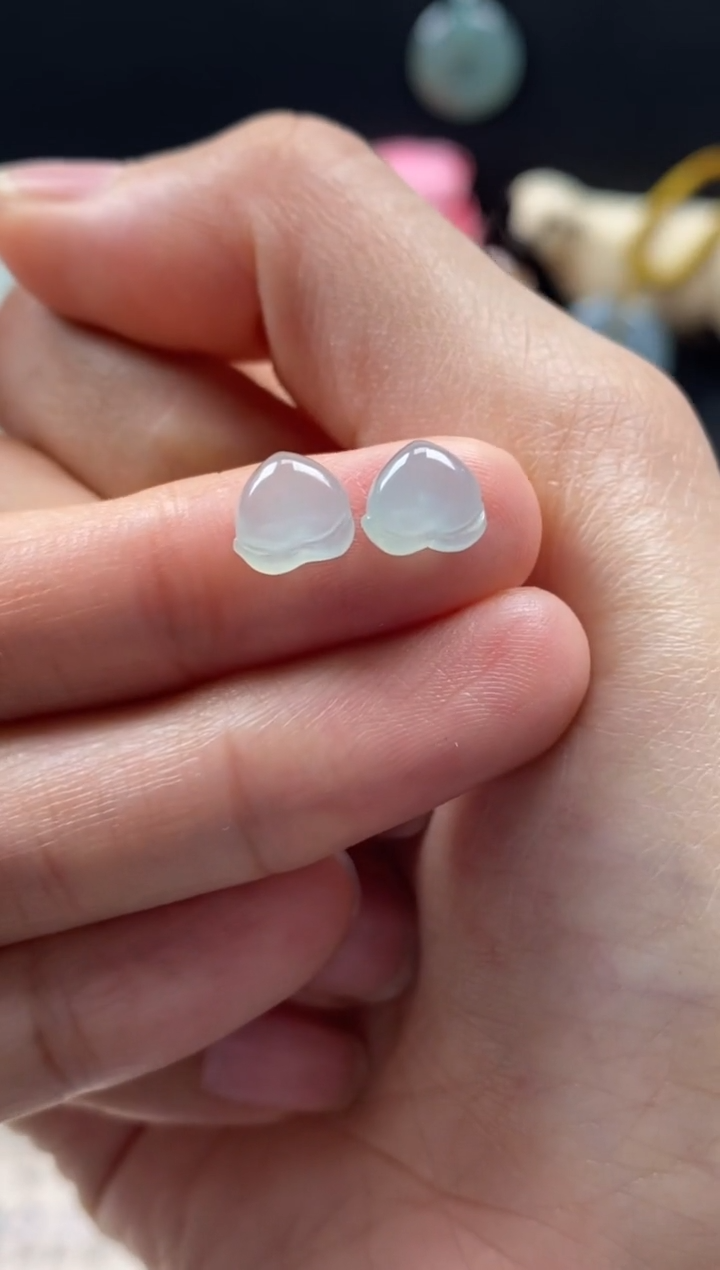 【闪购商品】翡翠颈饰未镶嵌翡翠晴底桃子一对