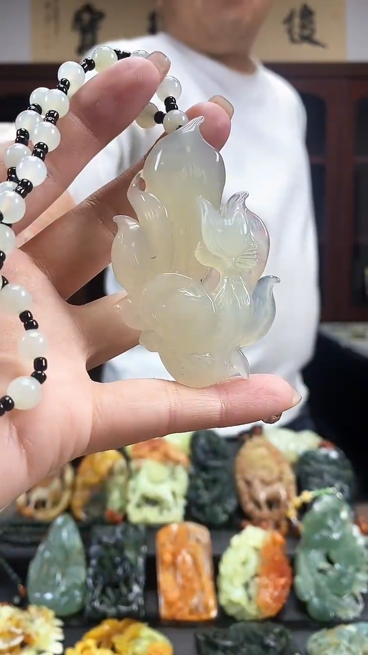 【闪购商品】蛇纹石玉吊坠未镶嵌`