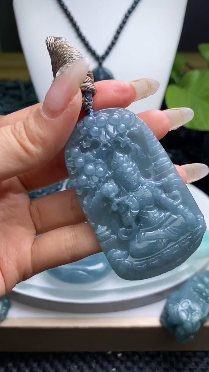 【闪购商品】翡翠未镶嵌颈饰