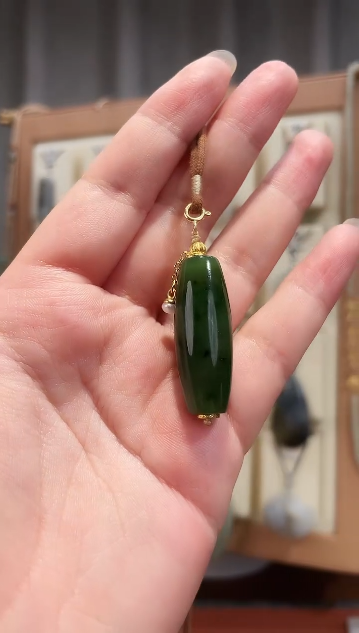 颈饰未镶嵌和田玉（碧玉）耳***r碧玉勒子（925银配件）