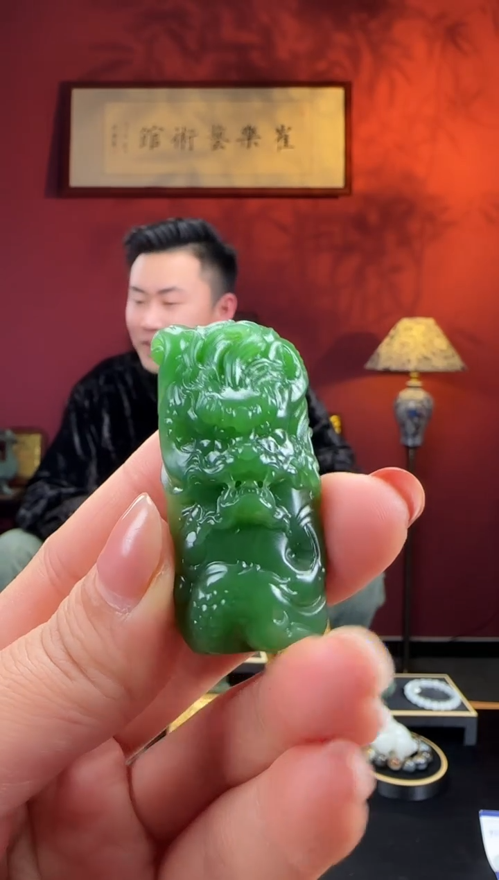 未镶嵌和田玉挂件碧玉辣阳绿l192龙牌