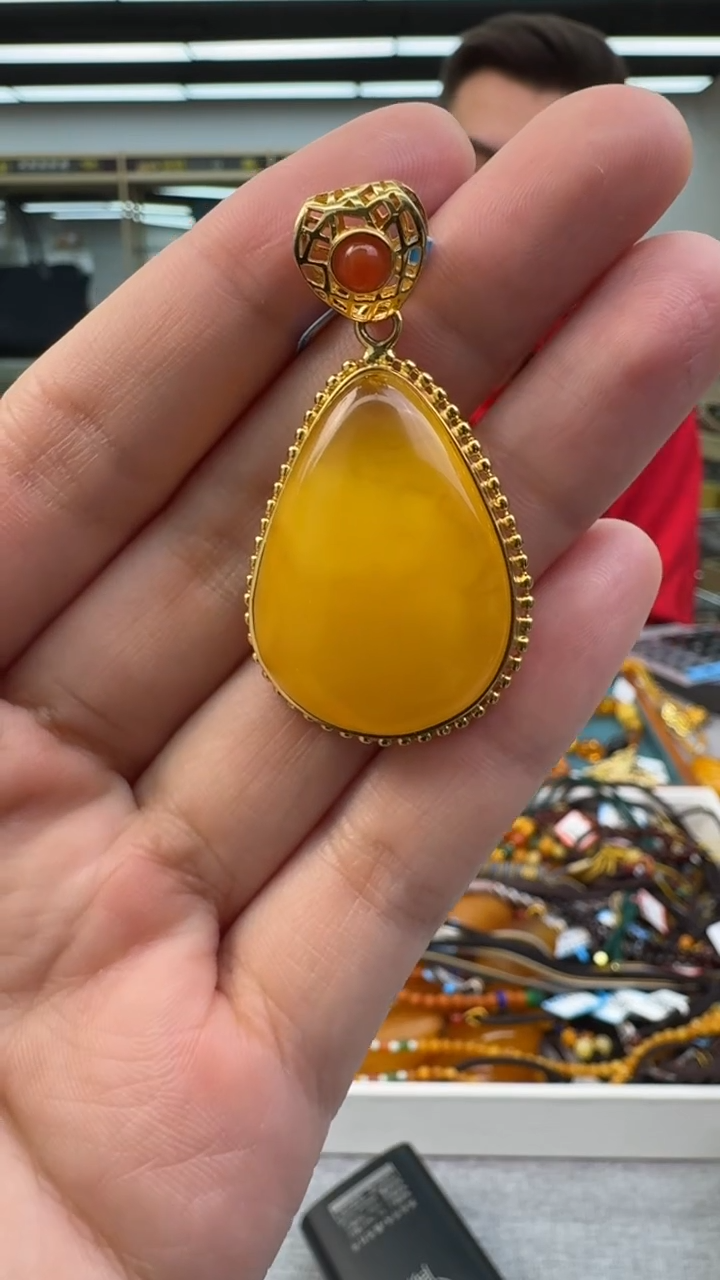 【闪购商品】琥珀颈饰银S925镶嵌617秒拍号