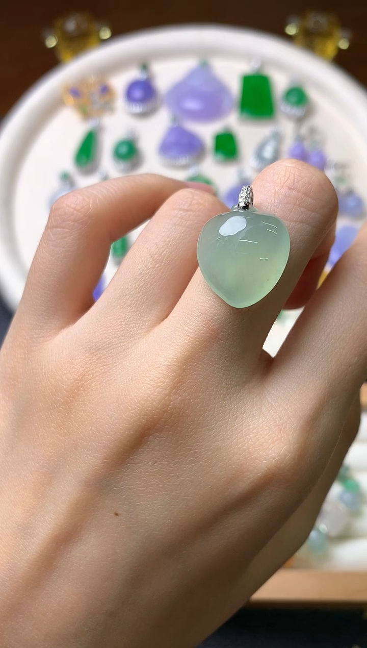 【闪购商品】翡翠吊坠(赠链)18K金镶嵌戒指