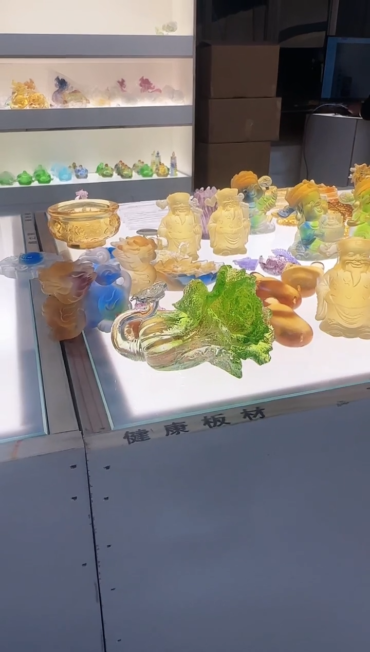 手工艺品琉璃百财在手