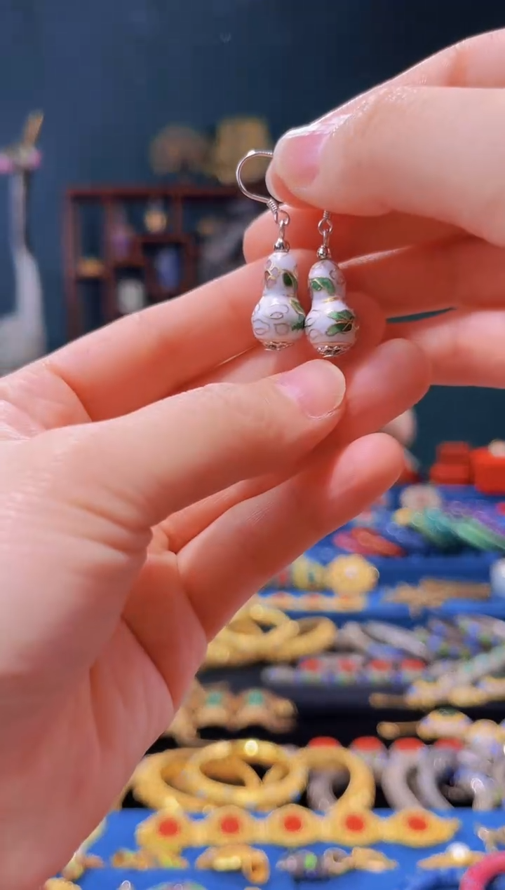 【闪购商品】景泰蓝耳环葫芦白色